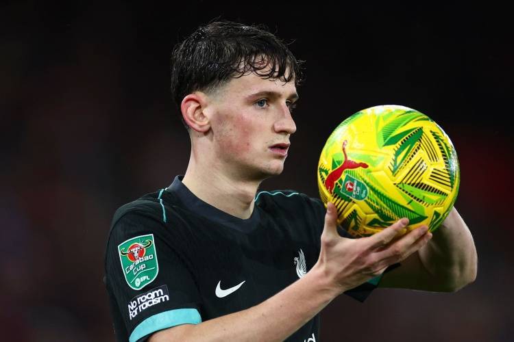 队报：里昂已与利物浦中场莫顿达成个人协议 利物浦标价900万欧元