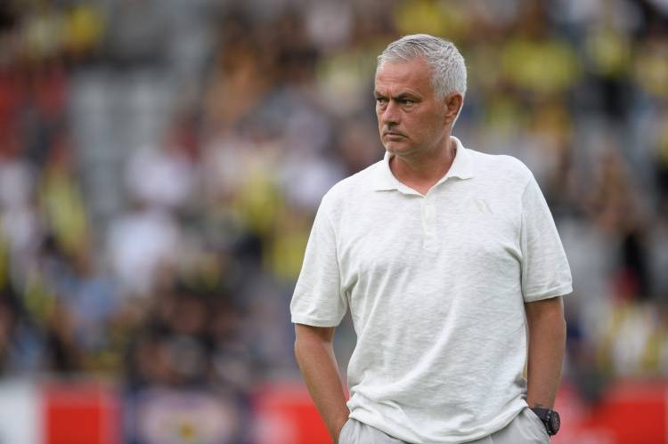 靠解约赚9亿！穆里尼奥被解雇7次，却狂赚9400万镑，成教练第一人